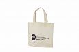 Referenssit-beiget non woven kassit omalla logolla beige non woven kassi painatuksella 