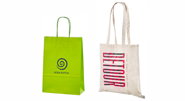 Paper versus tote bags